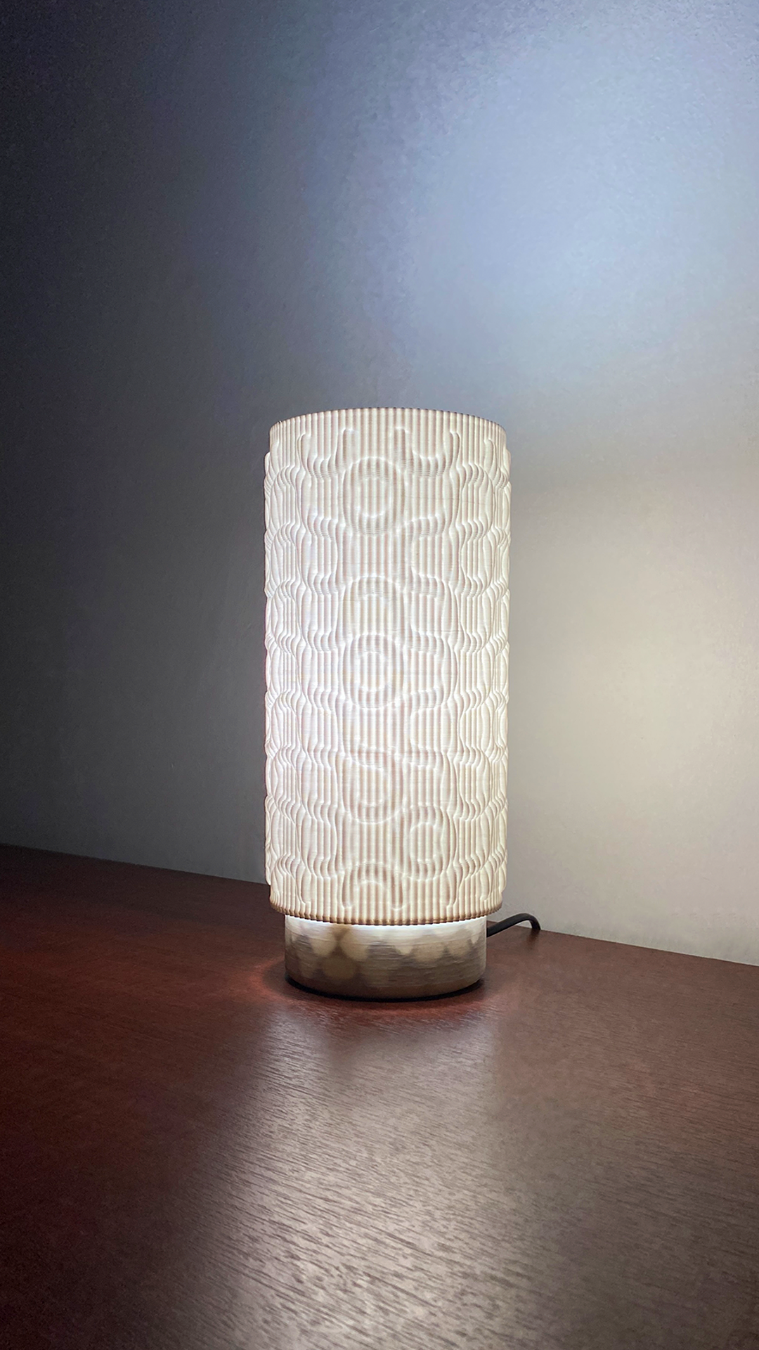 Seamless Table Lamp