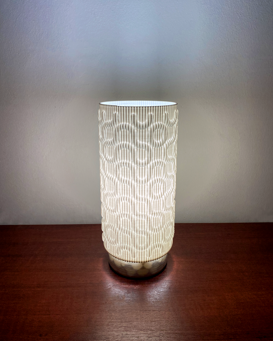 Seamless Table Lamp