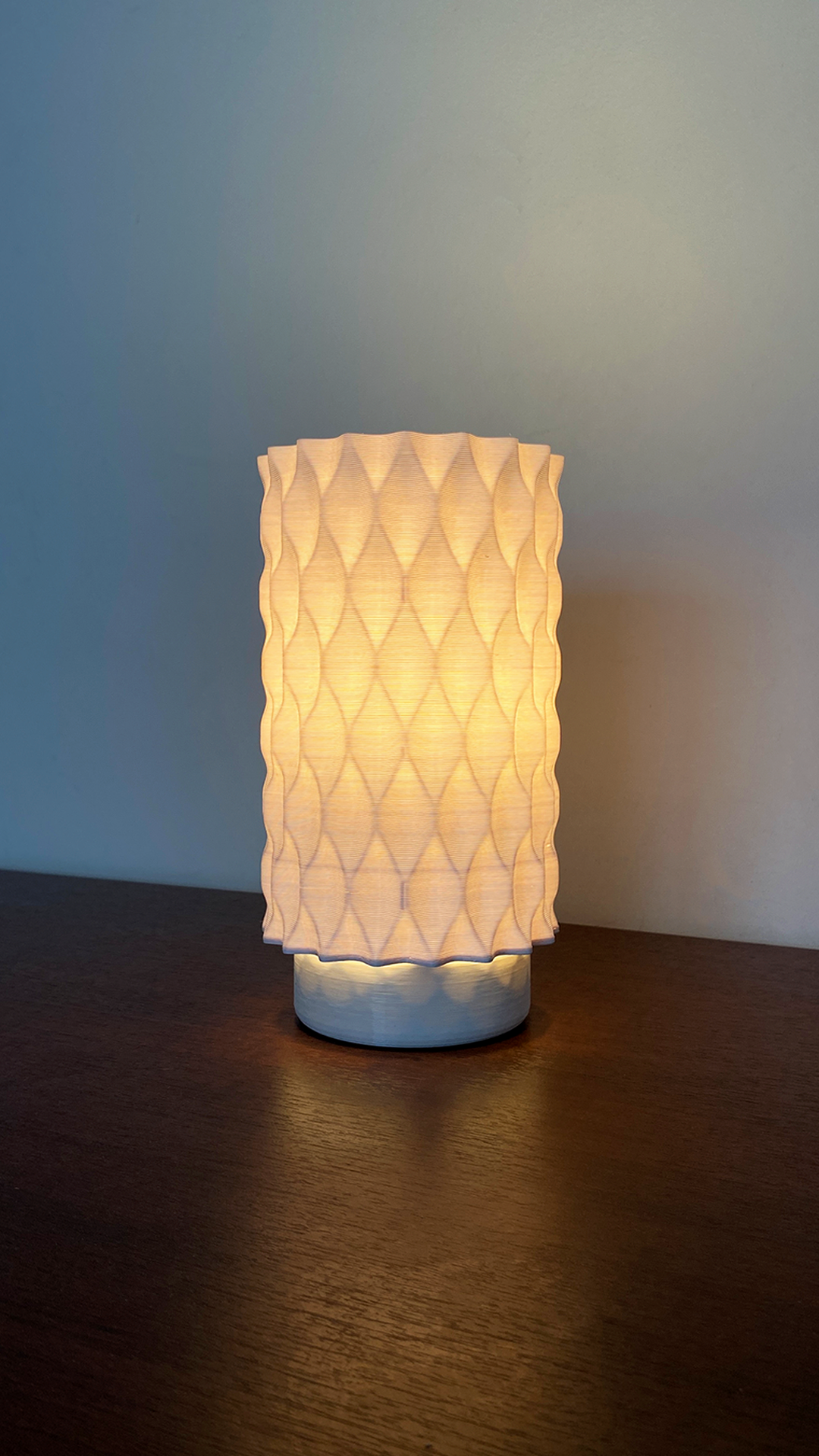 Wavy Table Lamp